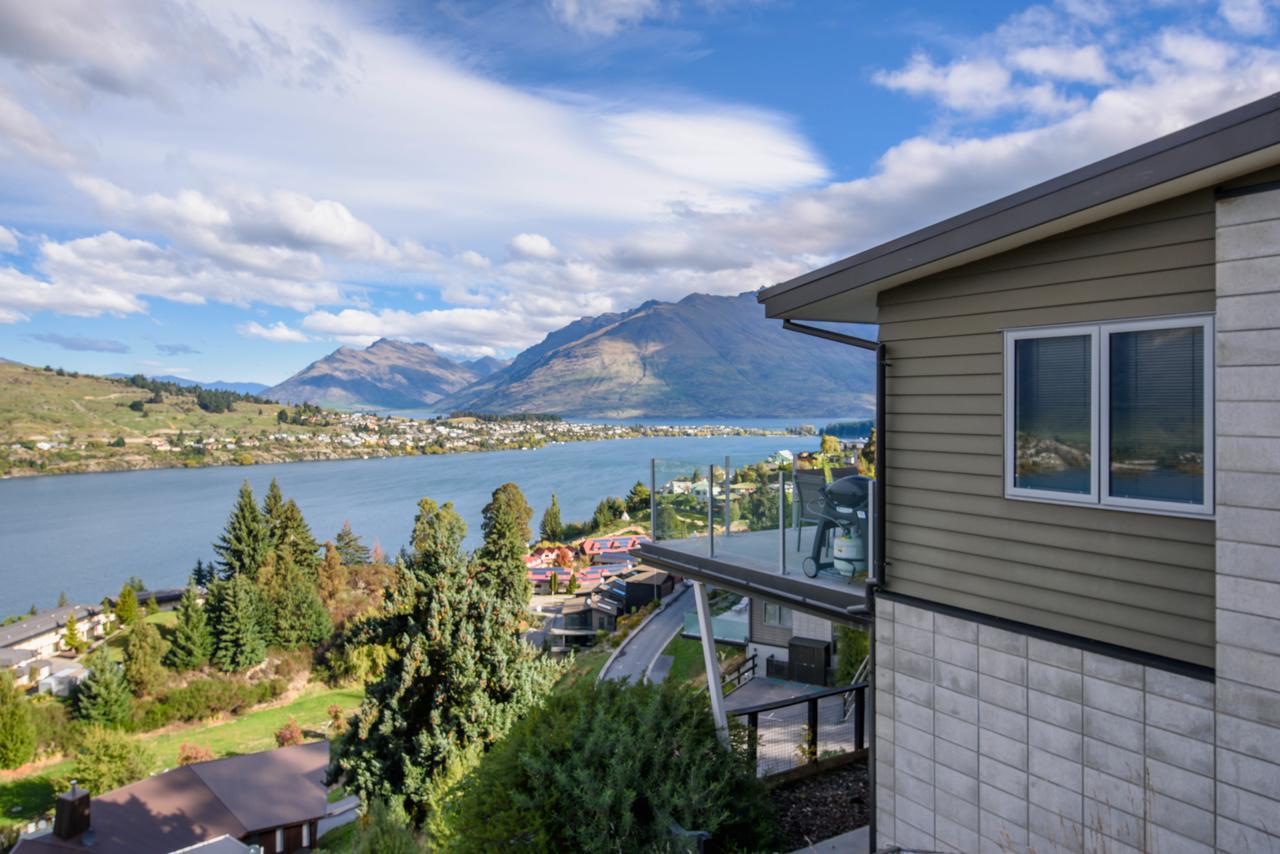 Contemporary Hilltop Abode Queenstown Exterior photo
