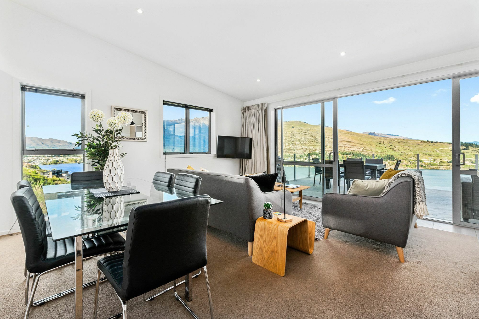Contemporary Hilltop Abode Queenstown Exterior photo